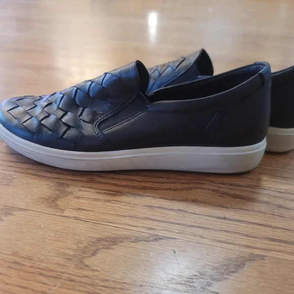 Ecco $175 soft Black woven Cow Leather cushioned slip-on loafers shoes - Picture 9 of 11